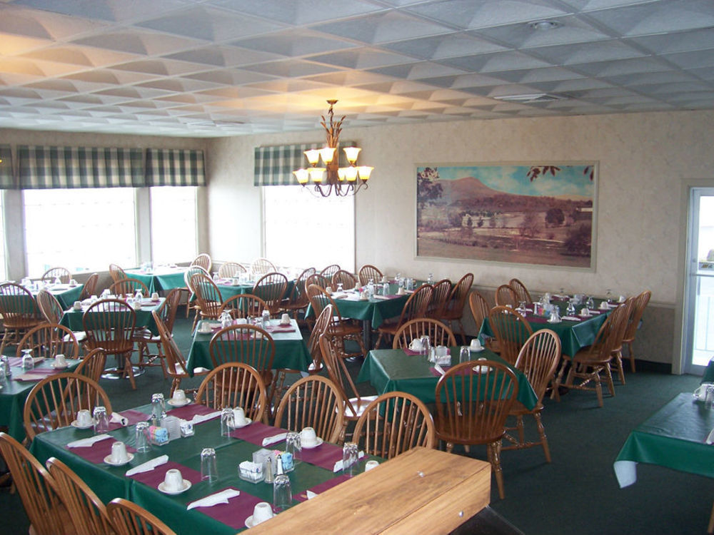 The Village Inn Harrisonburg Exterior photo
