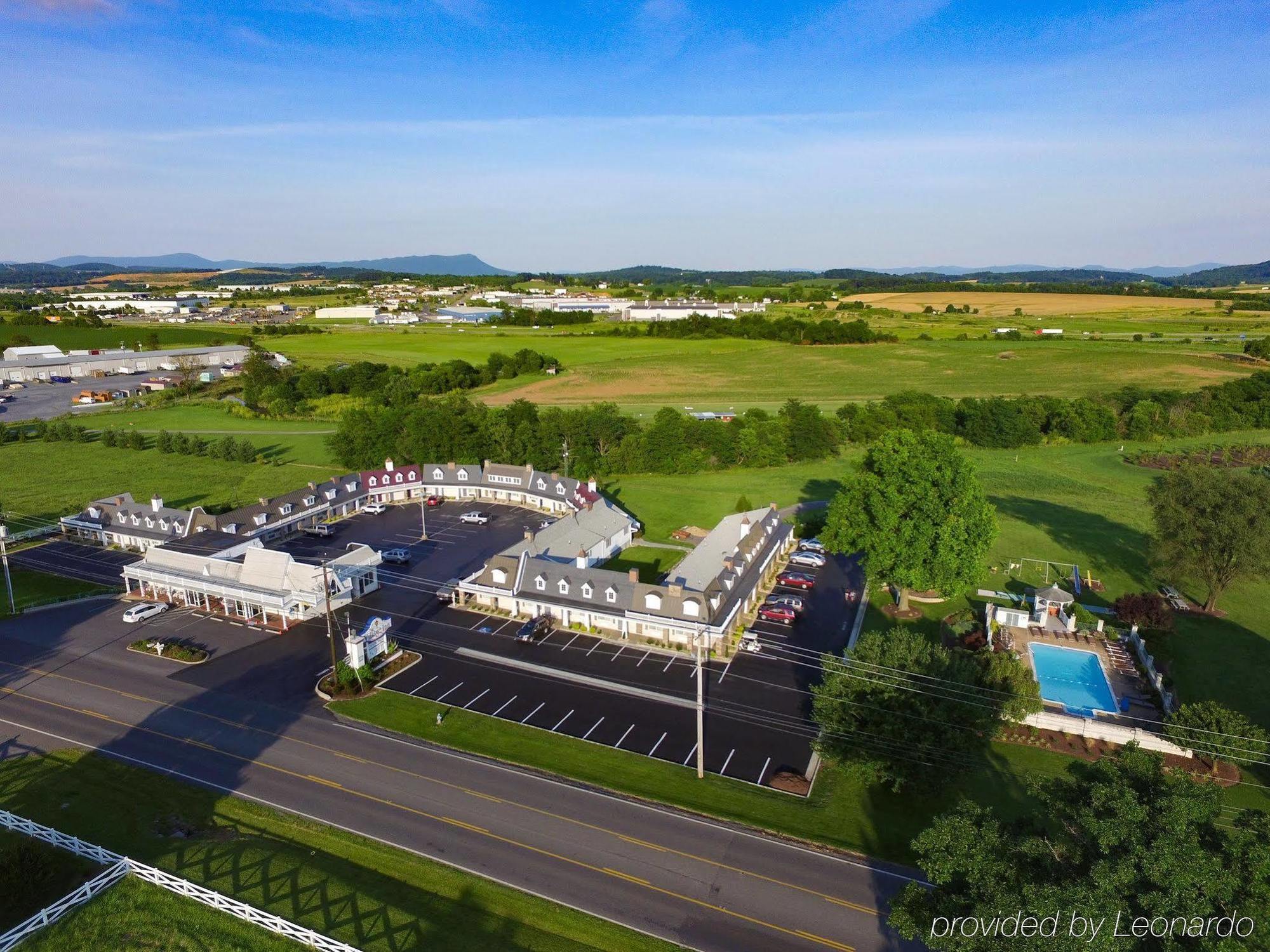 The Village Inn Harrisonburg Exterior photo